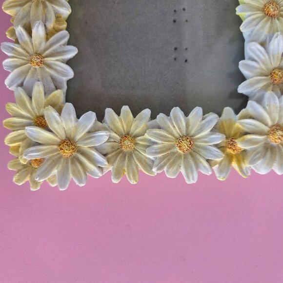 Vintage Y2K Russ 3d Daisy Photo Picture Frame 3x3 Photo - Y2K Daisy Photo Frame - Picture 2 of 6